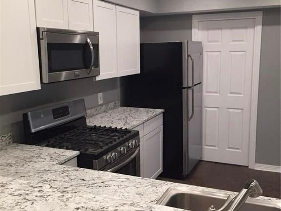 1st image of 1513 Oak Heights Dr #B