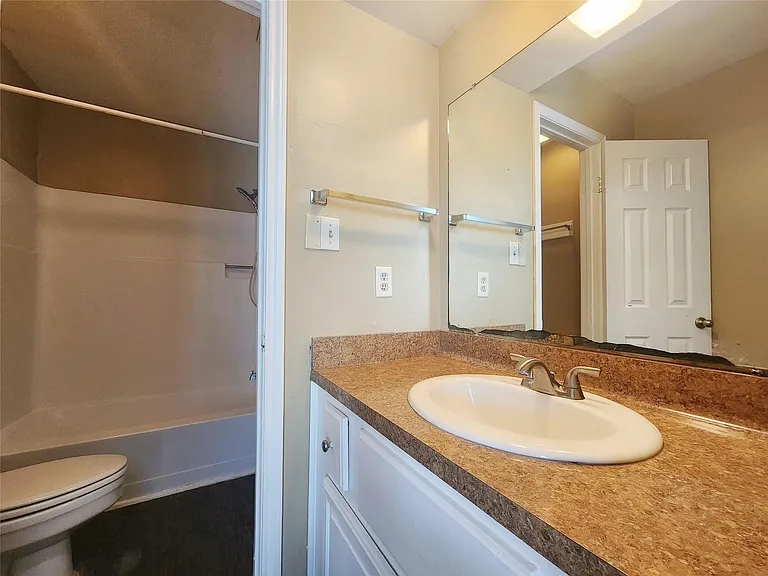 3418 Avenue P — Photo 11