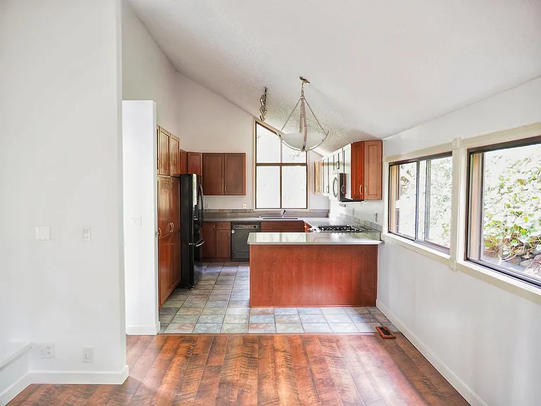 702 SW Cheltenham St — Photo 14