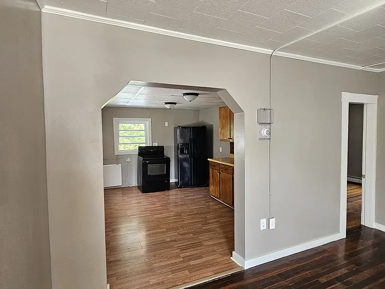 799 Railroad St #4 — Photo 10