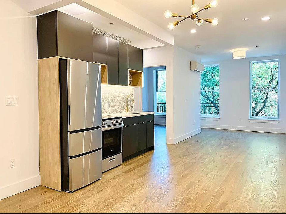 1st image of 424 Gates Ave APT 3B