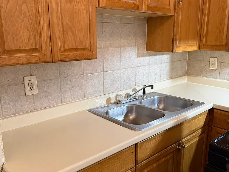 Kitchen w/ updated countertops