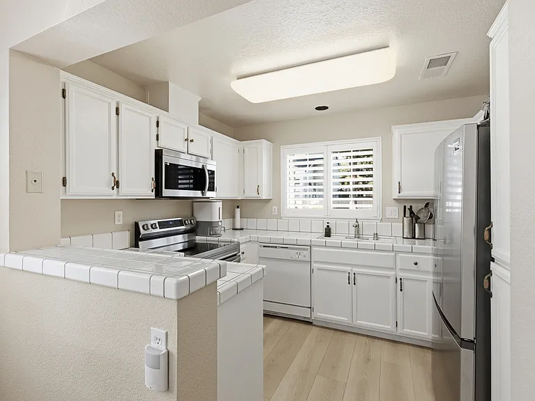 3668 Whispering Creek Cir — Photo 13