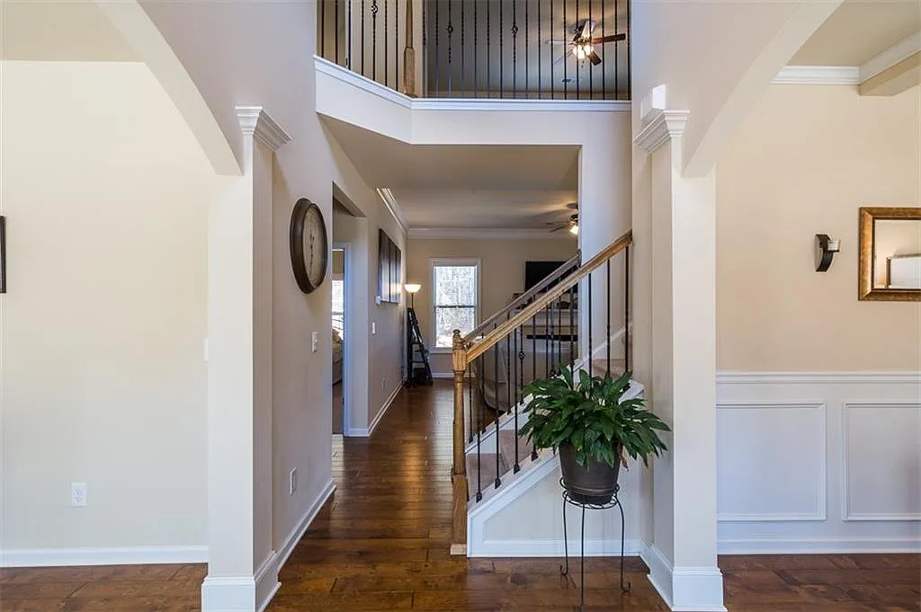 5 bed, 3517 sqft, $3,100 — Photo 3