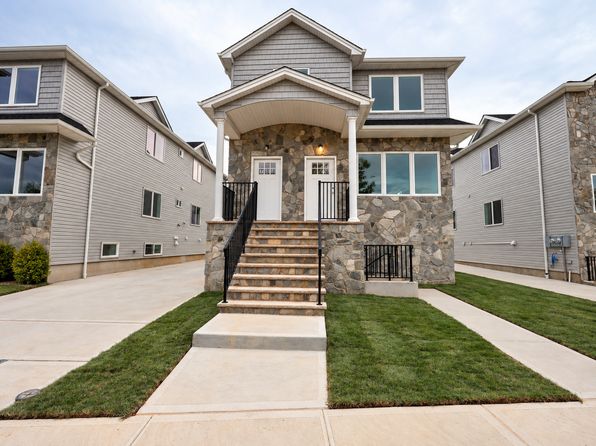 726 Maguire Ave #2