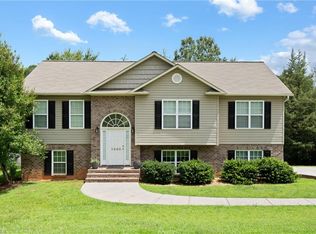 1440 S Peace Haven Rd, Clemmons, NC 27012