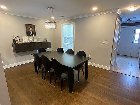 3rd image of 168 Marian Ct
