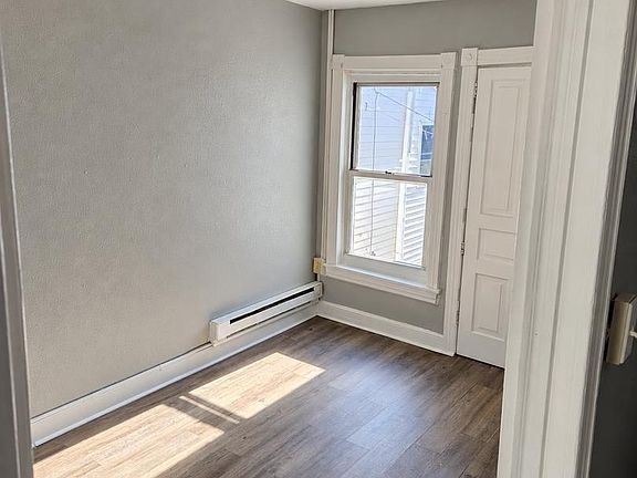 5th image of 140 Hudson St