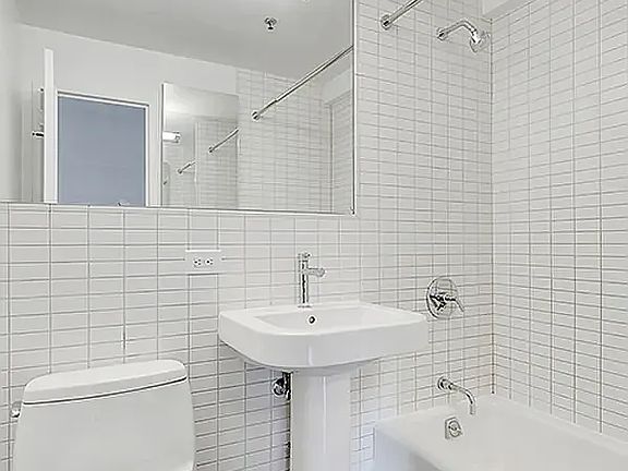 5th image of 222 E 39th St APT 14C