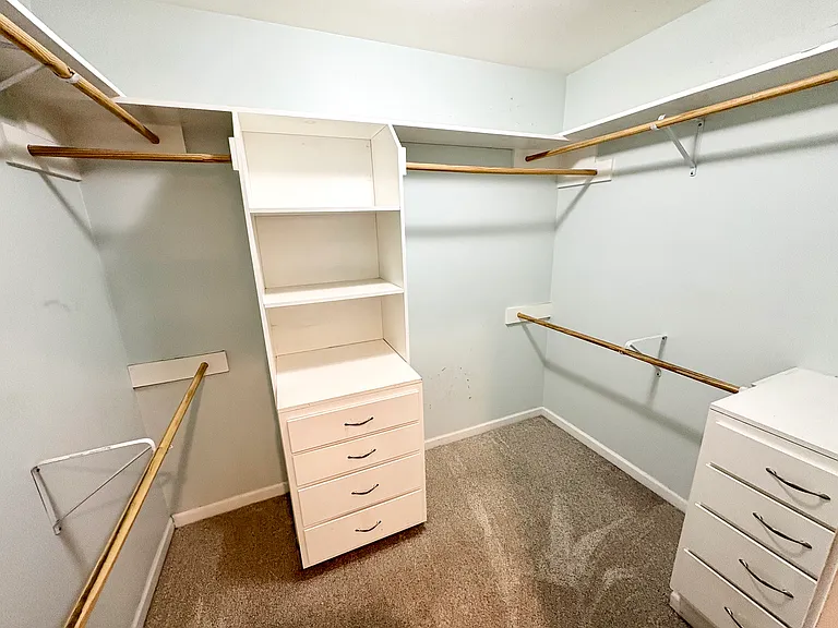 1233 Plymouth Ave — Photo 37