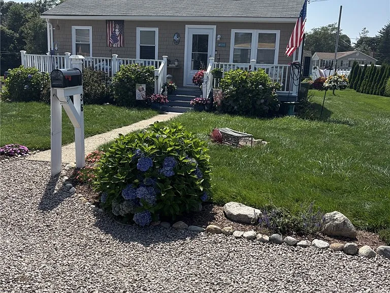 36 Fishermans Ave — Photo 1