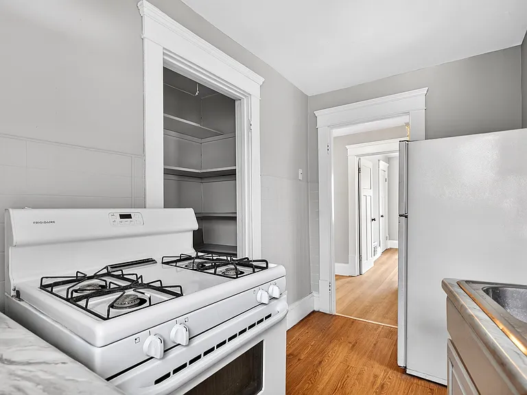 458 Kling St — Photo 14