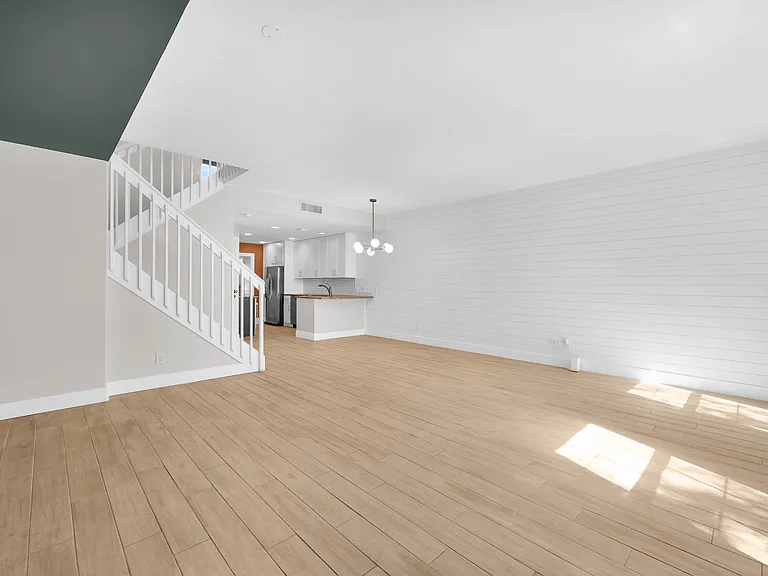 228 Murray Ct — Photo 4