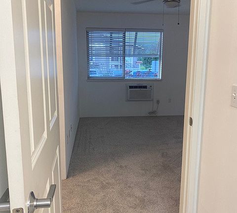 3rd image of 33 Kihalani St #402