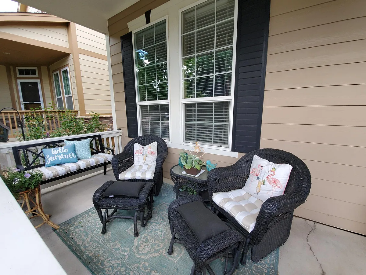 Building Photo - 10272 Riverstone Dr