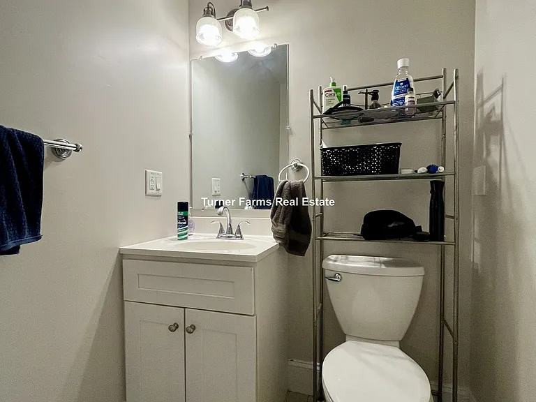 6 Fern St #R — Photo 12