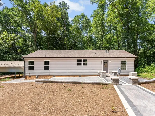 621 Sunset Dr, Bessemer City, NC 28016