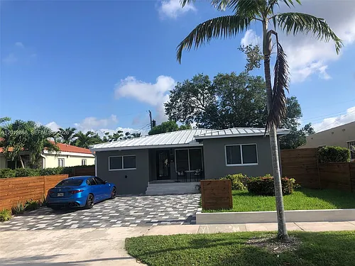 2235 SW 25th Ter Photo 1