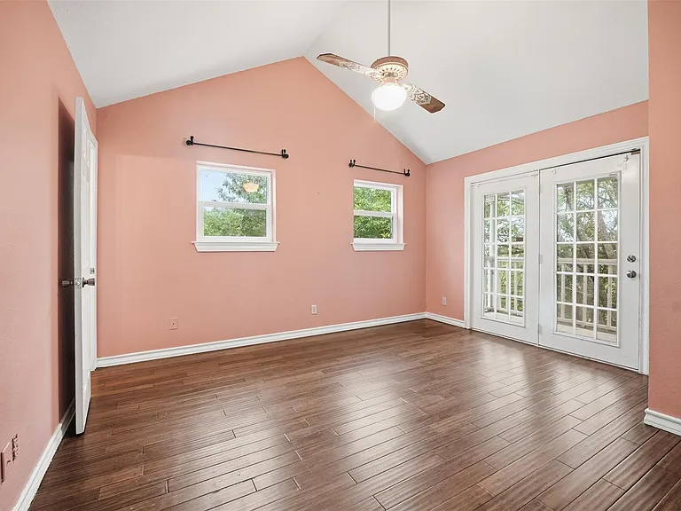 1104 Franklin Dr — Photo 5