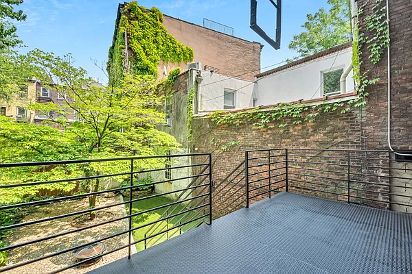 Rented by Compass | media 29