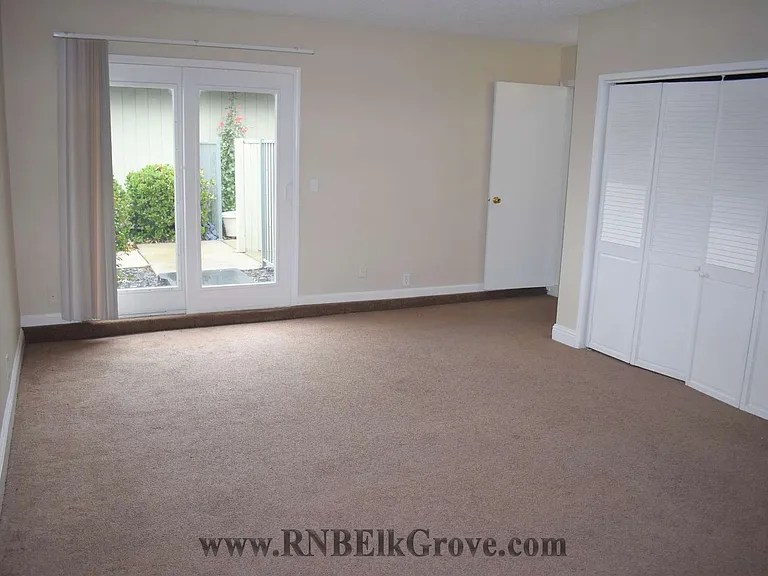 8960 Chalmers Ct — Photo 6