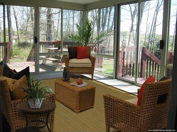 PVT HEATED SUNROOM  DECK