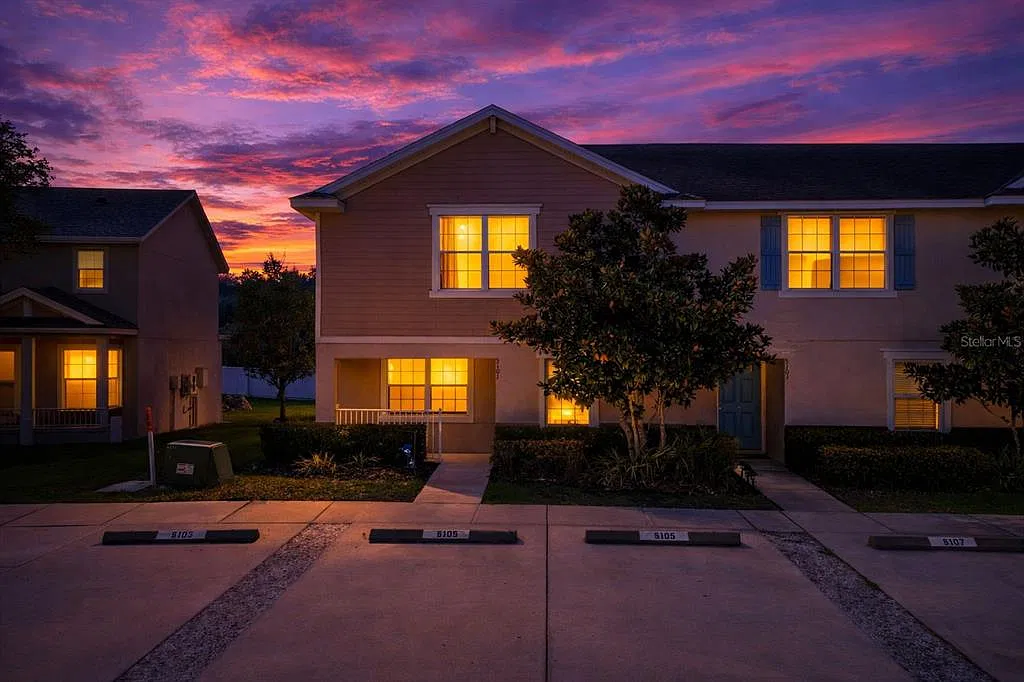 3 bed, 2.5 bath, 1650 sqft, $2,200 — Photo 1