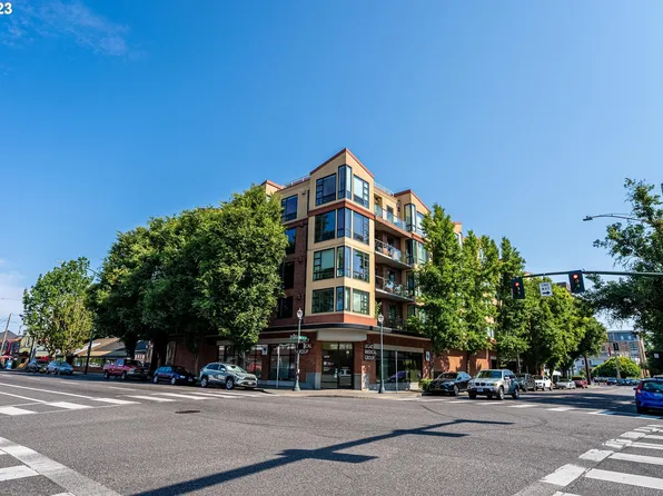 1620 NE Broadway St Unit 230, Portland, OR 97232