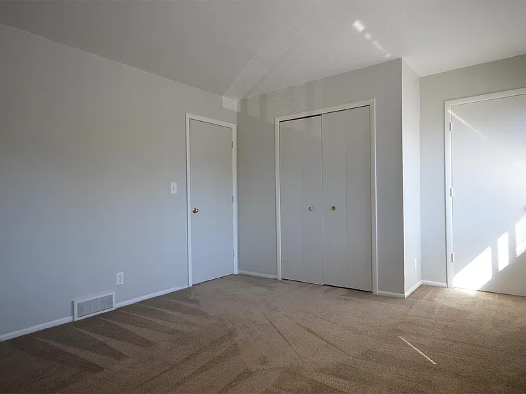 300 E Kilbuck St — Photo 9