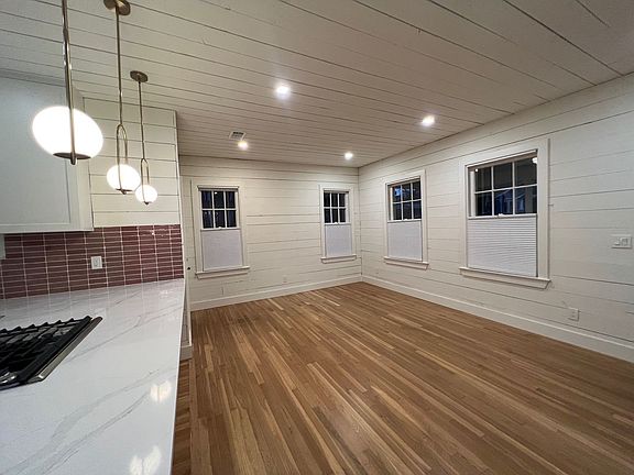 5th image of 701 Harris Ave #701