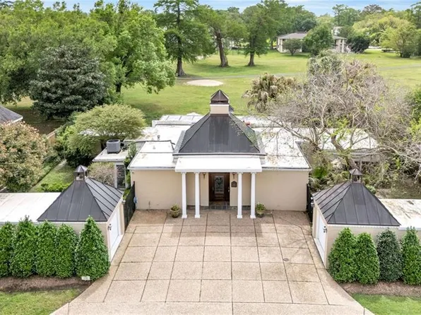 140 Meadowbrook Dr, Gretna, LA 70056