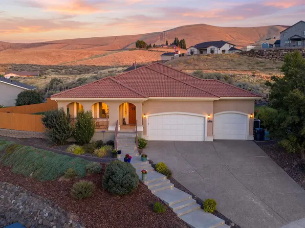 215 SW Mariposa Ct, Prosser, WA 99350