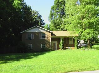 7124 Delta Lake Dr, Charlotte, NC 28215