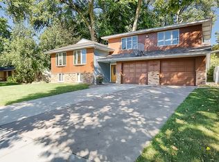 8268 Hillside Trl S, Cottage Grove, MN 55016