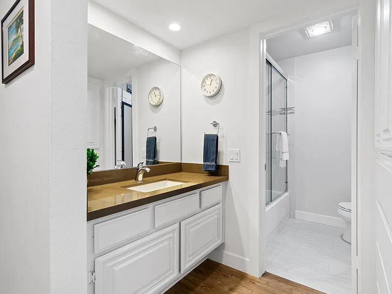 8687 Falmouth Ave #103 — Photo 15