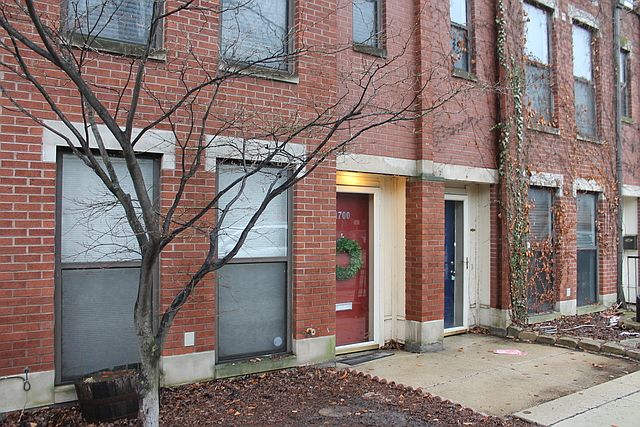 2nd image of 1700 N Bissell St
