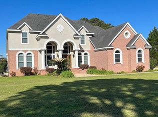 15 Lakeshore Dr, Laurel, MS 39443