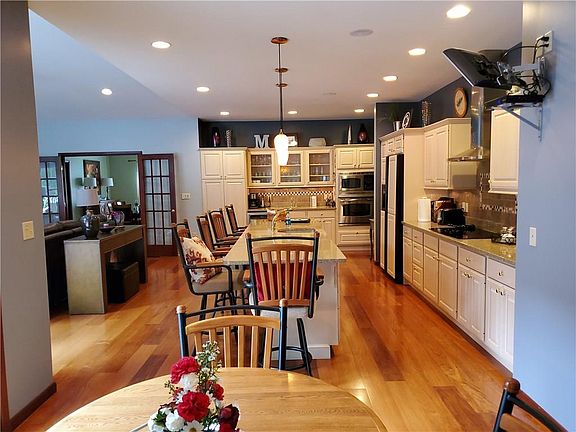 2nd image of 4861 S Wayside Dr