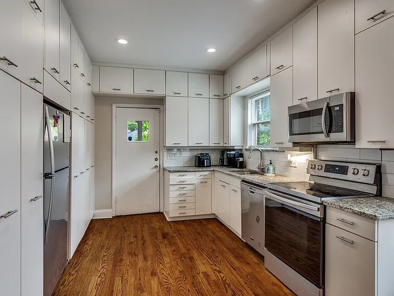 3112 Odessa Ave — Photo 8