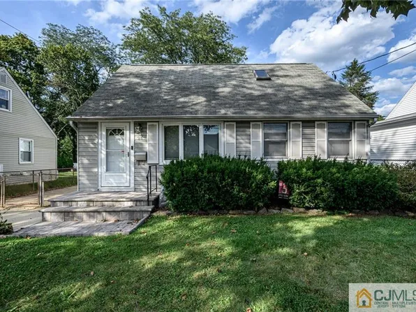 24 Benson Ln, Hamilton, NJ 08610