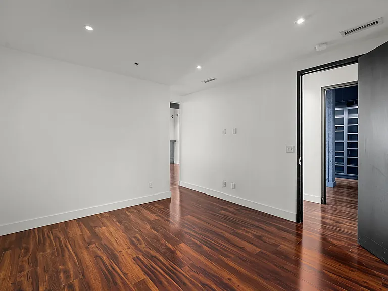 3010 Locust St #208 — Photo 15