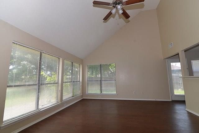 1st image of 1329 Essex Dr