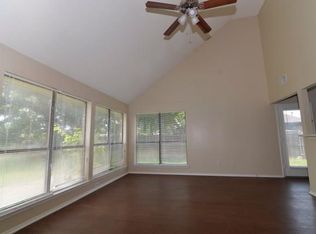 1329 Essex Dr, Desoto, TX 75115