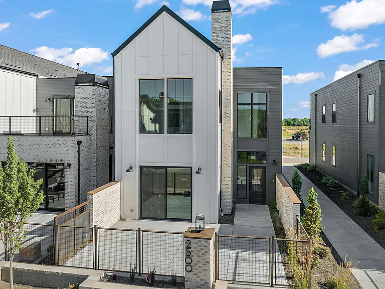 2490 W Iron Coop St #1 — Photo 18