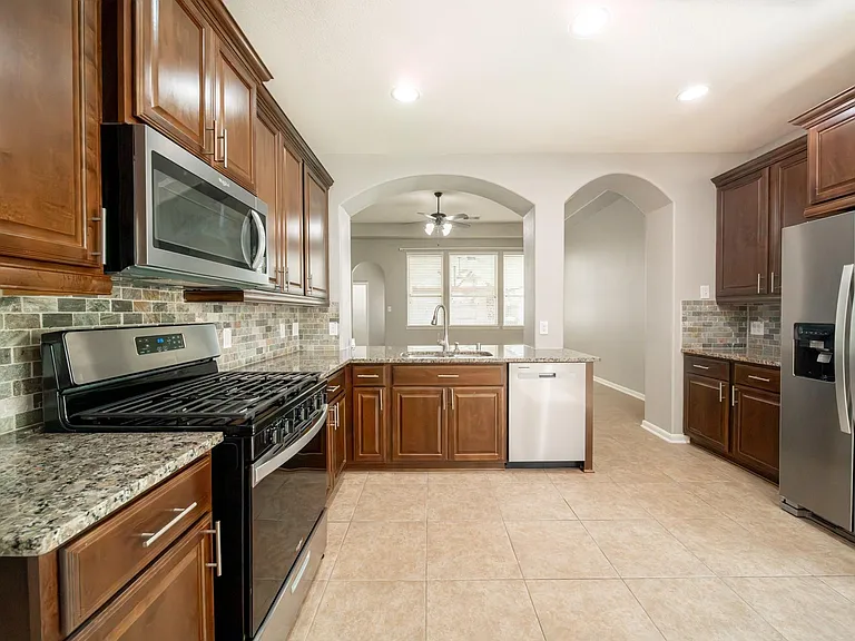 13303 Davenport Hills Ln — Photo 5