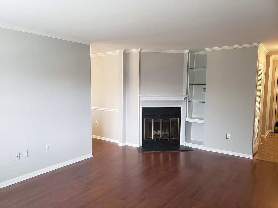 2nd image of 7 Heritage Dr