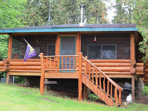 Large front screened porch