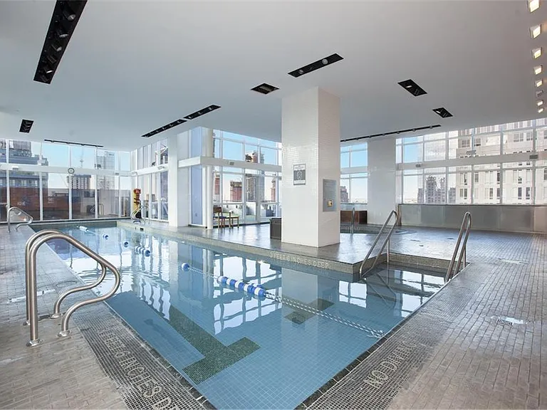 350 W 42nd St #44D — Photo 15