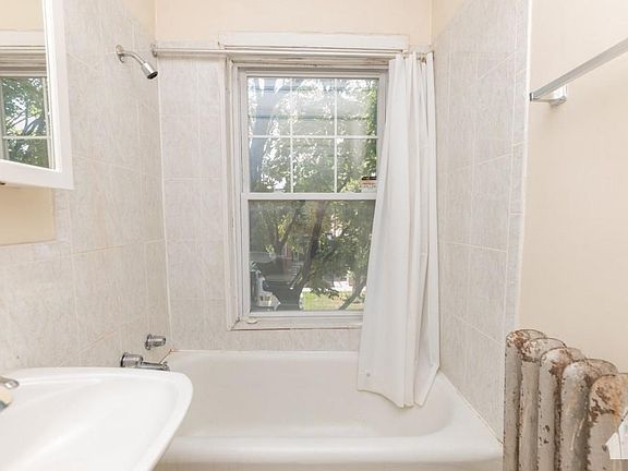 5th image of 5139 N Wolcott Ave #5135-2