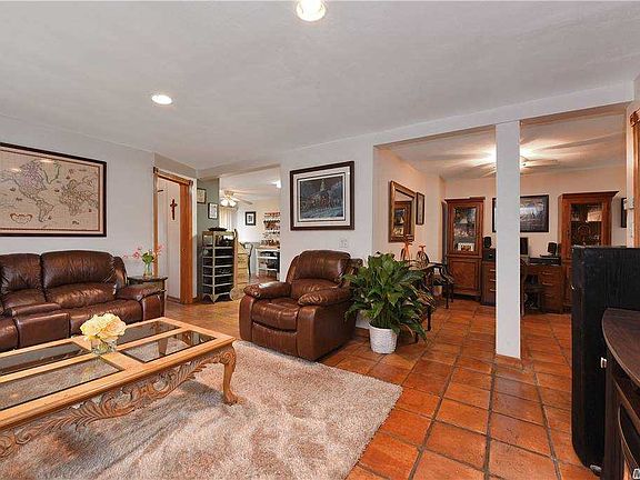 5th image of 92 Iceland Dr